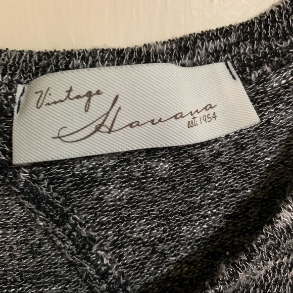 Vintage Havana Est. 1954 Gray Stretchy Split Back Top Blouse Sweater. - Picture 3 of 8